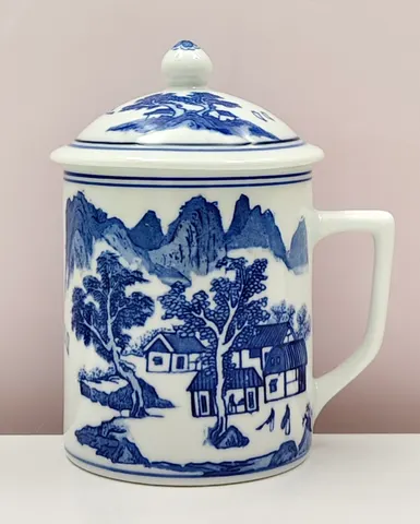 Chinese Vintage 1900s Blue and White Lidded Mug from Jingdezhen