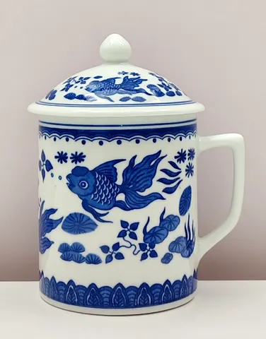 Chinese Vintage 1900s Blue and White Lidded Mug from Jingdezhen