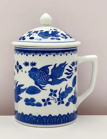 Chinese Vintage 1900s Blue and White Lidded Mug from Jingdezhen
