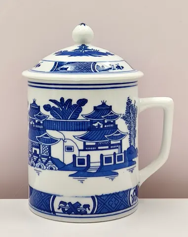 Chinese Vintage 1900s Blue and White Lidded Mug from Jingdezhen