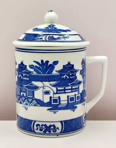 Chinese Vintage 1900s Blue and White Lidded Mug from Jingdezhen