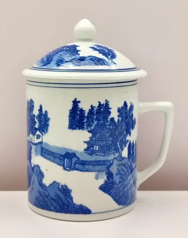 Chinese Vintage 1900s Blue and White Lidded Mug from Jingdezhen
