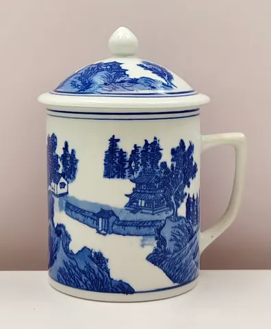 Chinese Vintage 1900s Blue and White Lidded Mug from Jingdezhen