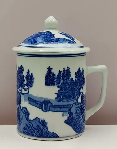 Chinese Vintage 1900s Blue and White Lidded Mug from Jingdezhen