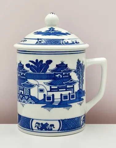 Chinese Vintage 1900s Blue and White Lidded Mug from Jingdezhen