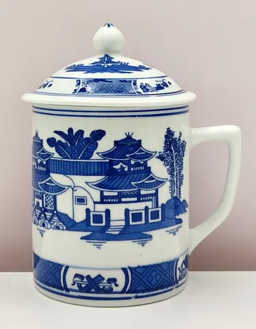 Chinese Vintage 1900s Blue and White Lidded Mug from Jingdezhen