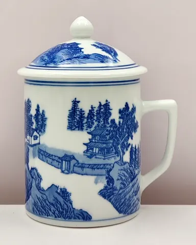 Chinese Vintage 1900s Blue and White Lidded Mug from Jingdezhen