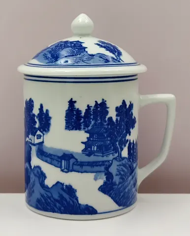 Chinese Vintage 1900s Blue and White Lidded Mug from Jingdezhen