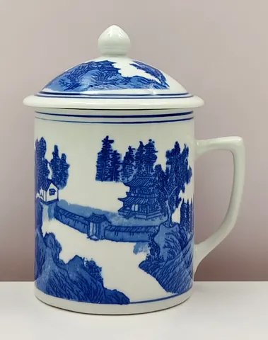 Chinese Vintage 1900s Blue and White Lidded Mug from Jingdezhen