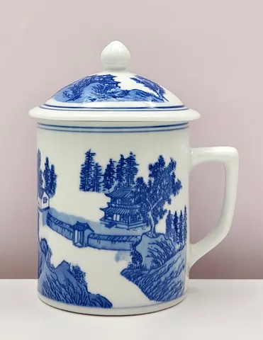 Chinese Vintage 1900s Blue and White Lidded Mug from Jingdezhen