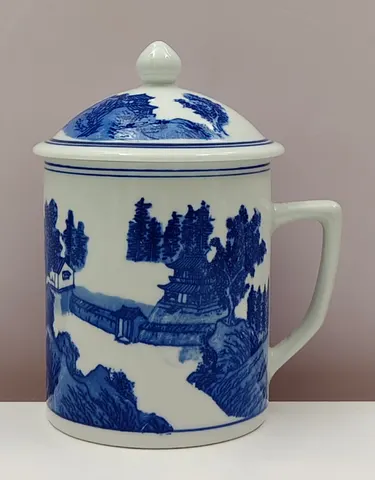 Chinese Vintage 1900s Blue and White Lidded Mug from Jingdezhen