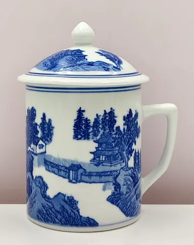 Chinese Vintage 1900s Blue and White Lidded Mug from Jingdezhen