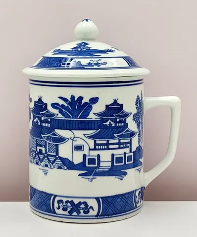 Chinese Vintage 1900s Blue and White Lidded Mug from Jingdezhen