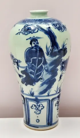 Chinese Blue and White Ceramic Vase V-1-536