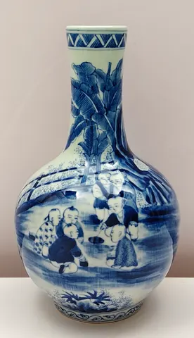 Chinese Blue and White Ceramic Vase V-1-537